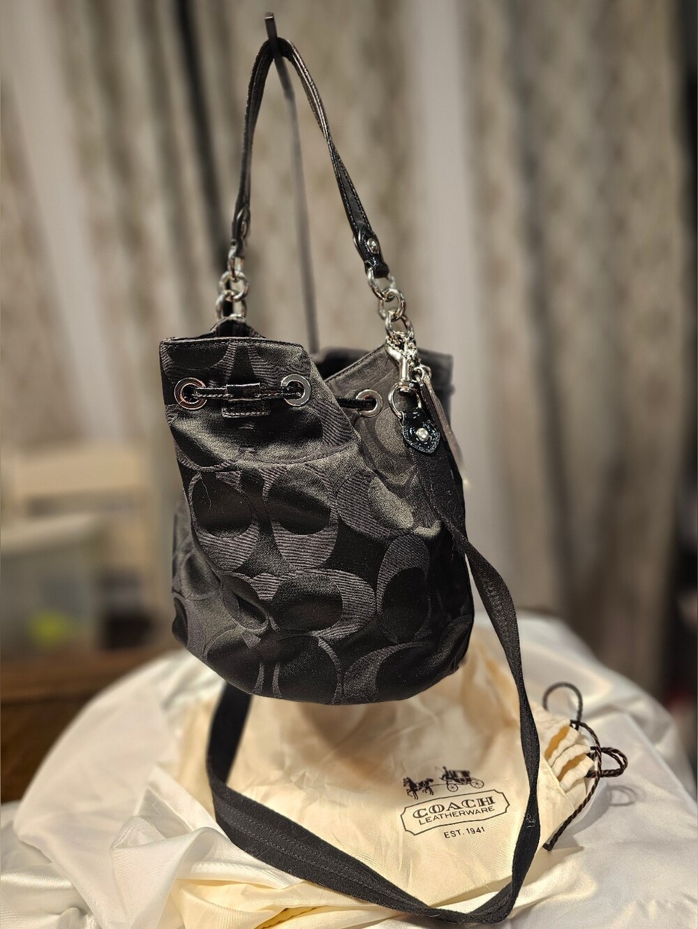 Coach Poppy Black Signature Drawstring Bucket/Crossbody Hot Pink Interior - Picture 6 of 11